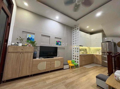 Siêu phẩm Cầu Giấy 40m² ,1 ngoặt đến nhà,ngõ ba gác ,ngõ thông