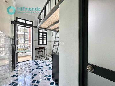 CHO THUÊ PHÒNG GÁC  MỚI 100% SÁT CẦU CHỮ Y GIÁP QUẬN 5 NGUYỄN THỊ TẦN