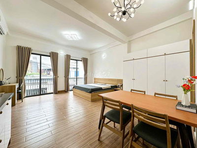 CHO THUÊ CĂN HỘ NGAY SÂN BAY 60M2 BANCON SIÊU THOÁNG