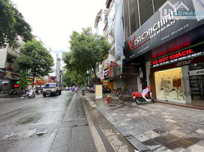 Mặt phố Lò Đúc mặt tiền 4.5m đang kinh doanh. Hai Bà Trưng nhà 50m