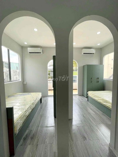 Cho thuê 2PN 52m2 ngay Vạn Hạnh Mall Q10, chính chủ giá chưa 9tr hơn
