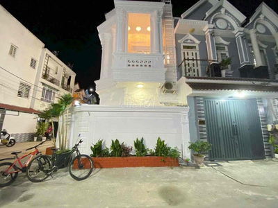 Siêu Phẩm Nhà Góc 2 Mặt Tiền Hẻm 1982 Đường Huỳnh Tấn Phát