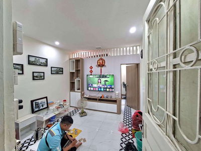 TT TRẠI GĂNG T3 , DTSD 31M .  BƯỚC XUỐG CẦU THANG LÀ CHỢ . AN NINH TỐT