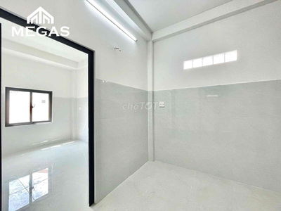CĂN HỘ 1PN CỬA SỔ TRỜI TÁCH BẾP MỚI 100% KHÔNG NỘI THẤT NGAY ETOWN