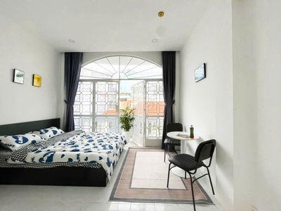 PHÒNG 1 PN FULL NỘI THẤT 40m2 BAN CÔNG LỚN Ở PHÚ NHUẬN GẦN SÂN BAY TSN