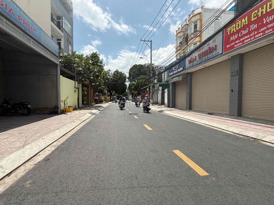NHÀ CẤP 4 : DIỆN TÍCH 120 M2 Đường Số 8 Linh Trung Thủ Đức