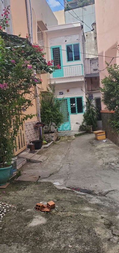 Nhà cho sinh viên