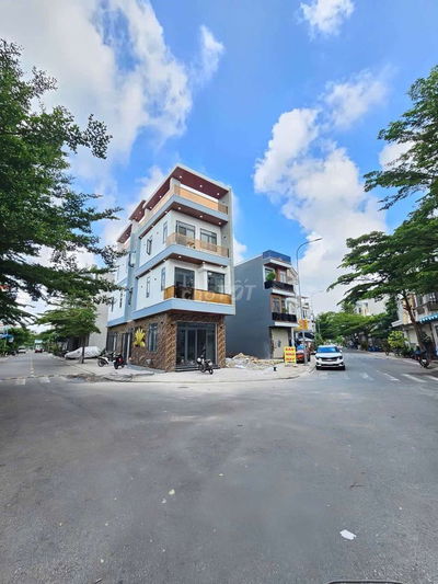 Góc 2 mặt tiền vừa ở vừa kinh doanh ngay ngã 3