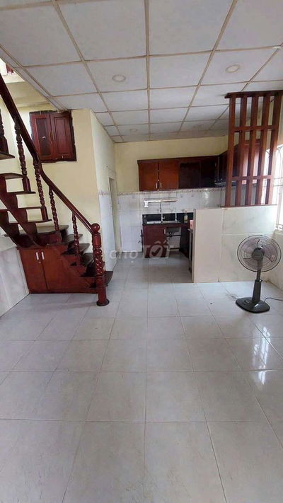 Nhà đẹp 5x8m lầu đúc 2pn 2wc. Hẻm 80 Dương Quảng Hàm p5 Gò Vấp cũ