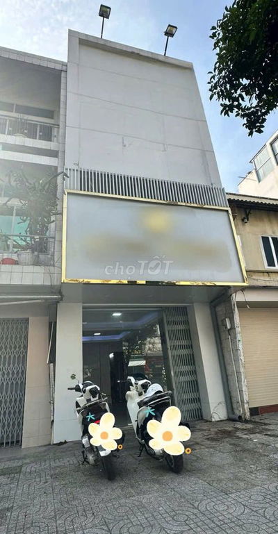 CHO THUÊ NHÀ MAT TIEN đuong HUNG VUONG Q.5