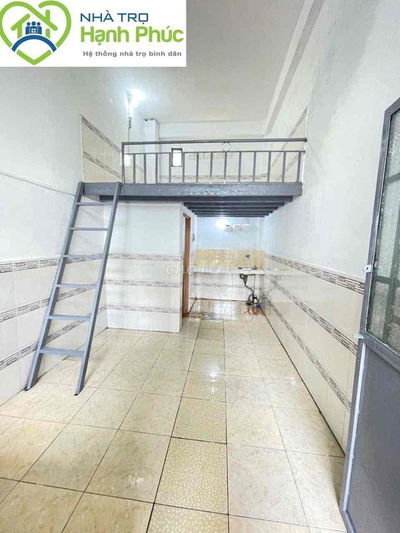 Phòng trọ giá rẻ gác cao cực thoáng ở Đình Phong Phú, Quận 9.