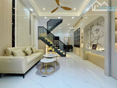 Cô Liên cần bán căn nhà 50.4m2 ngay Út Tịch, Tân Bình. Giá: 4 Tỷ 290. SHR, hẻm xe hơi 5m