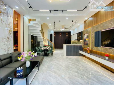 Chốt ngay căn nhà Nguyễn Kiệm, Gò Vấp. DT: 60.5m2 / 4 Tỷ 320. Tiện mua ở hoặc kinh doanh