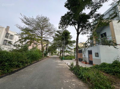 Lô đất Ngang 8 dài 20m Full thổ. Phú Hữu Thủ Đức cạnh Bưng Ông Thoàn  Liên hệ 0938 868 ***