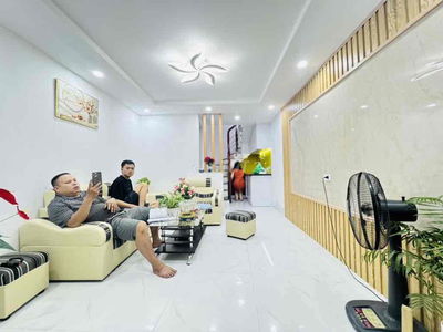 NGÕ NÔNG - NHÀ ĐẸP - TẦM TIỀN HIẾM