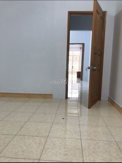 Nhà mặt tiền 4m x 27m,1 lầu đúc,3PN, 2WC, 3 chiếc ôtô đậu dc trong nhà
