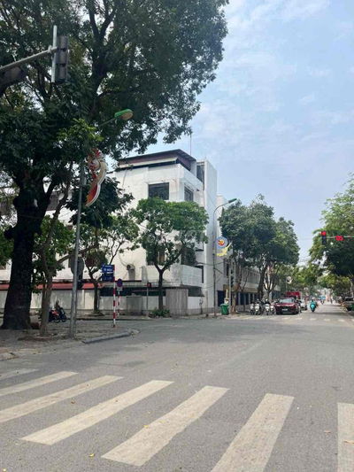 Nhà Tô Hiệu - Lê Hồng Phong, phân lô oto đỗ, ở sướng, 45m2, chỉ 6.x ty