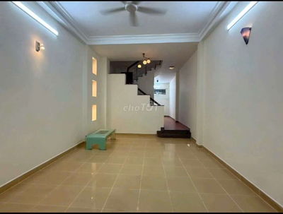 Cho thuê trệt 2 lầu Nguyễn Văn Trỗi