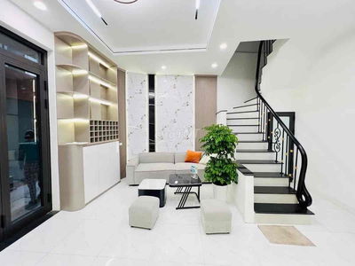 Hoà Bình 7, Minh Khai, DT 38m2 x 5 tầng, MT 5m, Lô góc,ngõ thông