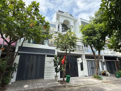 NHÀ 2 TẦNG 2 MÊ MẶT TIỀN ĐẶNG HUY TÁ ĐÀ NẴNG.☘️
Dt 85m2.
GIÁ 6TY6TL🍒