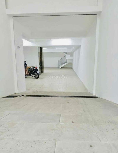 CHO THUÊ NHÀ MẶT TIỀN 5X20M ( CÓ THANG MÁY ) ĐƯỜNG SỐ P.TÂN QUY Q7