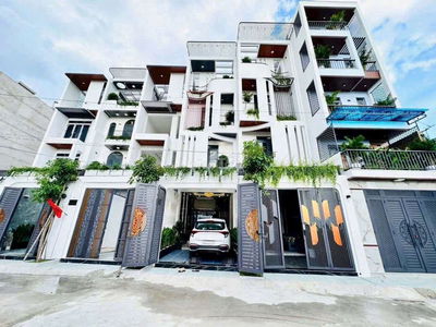 nhà phố siêp víp q12 . xe hơi ngủ trong nhà