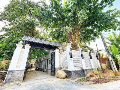 CHO THUÊ BIỆT THỰ SÂN VƯỜN 1200m2, GẦN TRƯỜNG ĐẠI HỌC LẠC HỒNG, BH, ĐN