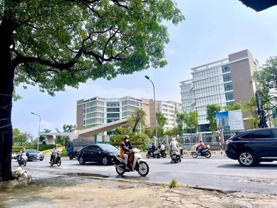 Bán Đất Tặng Nhà Cấp 4, DT 170m2 + Mt 10m. Thuộc Trung Tâm Mặt Phố Xốm,Phú Lãm,Hà Đông,Hn.Giá 17 Tỷ