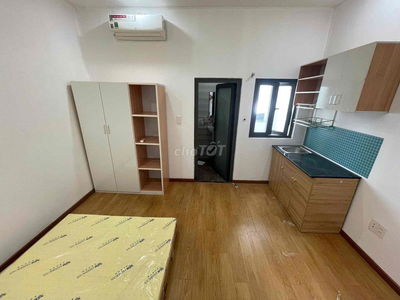 Căn hộ sắp khai trương có 7p( ban công ,cửa sổ)