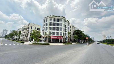 BÁN TOÀ NHÀ VĂN PHÒNG MẶT PHỐ STARLAKE - LÔ GÓC 4 MẶT THOÁNG. 500m2x5T - 379 TỶ