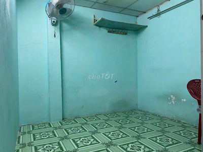 Phòng trọ 1 phòng/người (nữ). An ninh, thoáng mát, yên tĩnh, lịch sự.