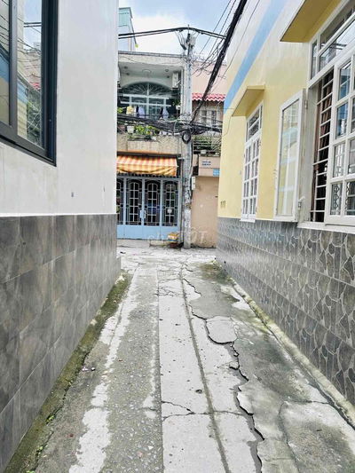TÂN BÌNH - NHÀ MỚI NHỎ XINH 3 TẦNG Ở NGAY GIÁ 3,5 TỶ.
