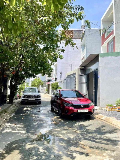 Đất lô góc, xây full đất, 5x17, 77m2, hẻm oto, gần Vinhomes Q9