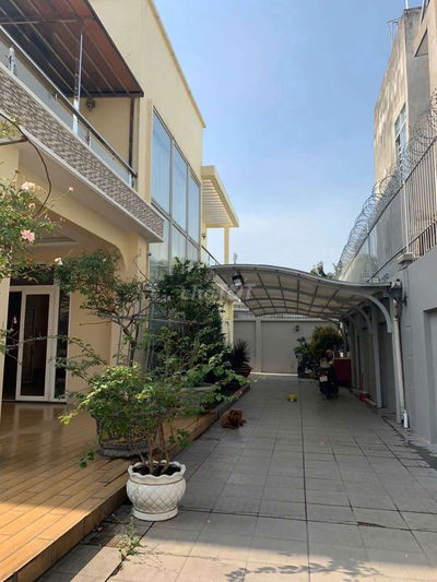 BIỆT THỰ SÂN VƯỜN 890M2 SANG TRỌNG, RẺ BẬC NHẤT TRUNG TRÁNH HÓC MÔN