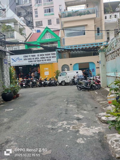 Bán nhà hẻm đường Hoàng Hoa Thám,P.12,Tân Bình. Dt: 3,3x14m. Giá: 8 tỷ