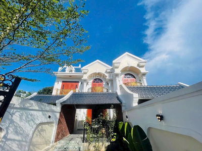 VILLA 2 Tầng Thiết Kế Theo Phong Cách Tân Cổ Điển View Đà Lạt