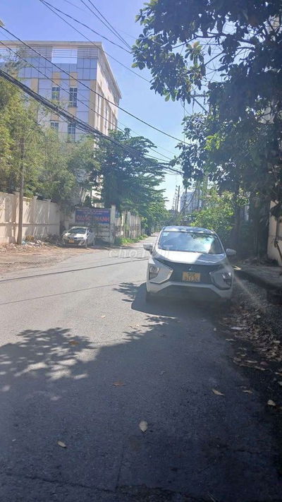 Hẻm 10m - Lê Thị Riêng - Ngay UBND Quận - Ngang 5m - 95m2 - Giá 7,6 tỷ