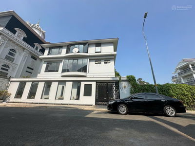 SIÊU HIẾM CHÍNH CHỦ BÁN BIỆT THỰ THẢO ĐIỀN MẶT TIỀN NGUYỄN VĂN HƯỞNG 12M - 3 TẦNG DT 448M2 GIÁ TỐT