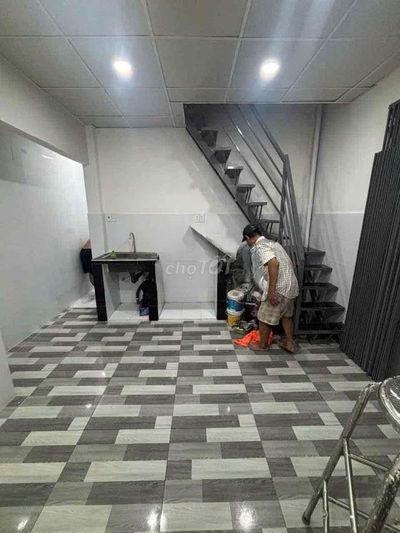 Thuê - Quận 4.
6.5tr - cọc 1 - 
Nhà thuê nguyên căn hẻm Đoàn