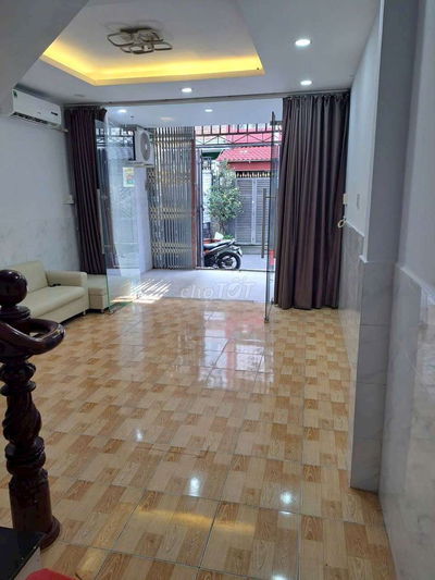 Cho thuê trệt 3 lầu Nguyễn Văn Đậu