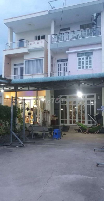 BÁN 1400M. CÓ TÀI SẢN THU NHẬP 100TR/ THÁNG