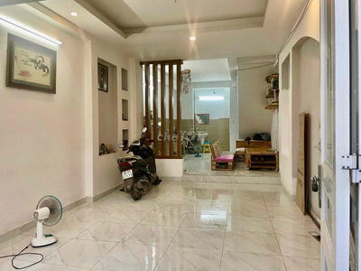CHO THUE NHÀ 2 Tầng Nguyên Căn Gần Cầu Ông Nhiêu / NGUYỄN DUY TRINH Q9
