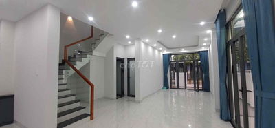 Cho thuê biệt thự song lập Đông Tăng Long, hướng Tây, view công viên