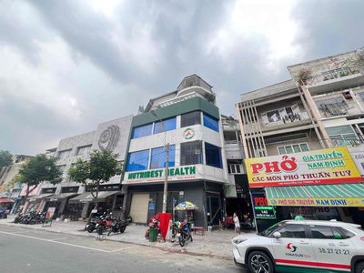 Tòa Nhà Văn Phòng kết hợp ở Mặt Tiền Q1