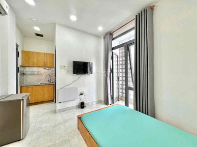 CHO THUÊ STUDIO BAN CÔNG THANG MÁY NGAY HOÀNG SA QUẬN 3 GIÁ RẺ