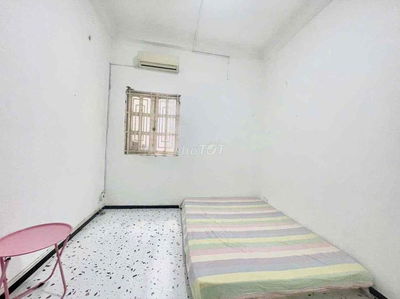 sinh viên, người đi làm.  3tr8