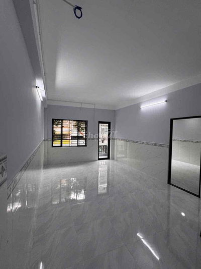 Căn hộ chung cư lầu 1 sổ hồng riêng