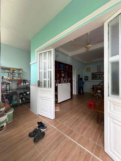 Bán nhà thị trấn nhà bè 5,6x7m gồm 2 phòng ngủ gần kho c