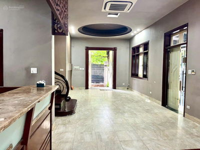 Cho thuê căn biệt thự cao cấp lô góc vị trí trung tâm khu Vimeco II Nguyễn Chánh 7x tr/1 tháng