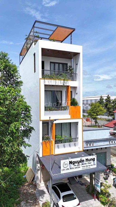 Nhà 3 lầu+ Sân thượng mới hoàn công full nội thất kdc Hong Loan gần bx